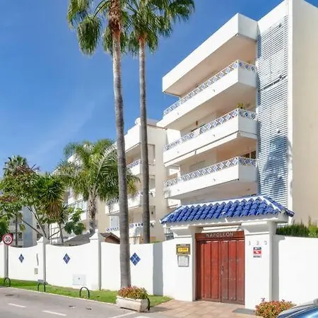 Oleholidays Napoleon 3 Junto A Alicate Playa Μαρμπέλλα