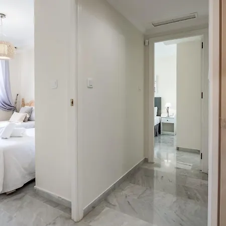 Oleholidays Napoleon 3 Junto A Alicate Playa Марбелья